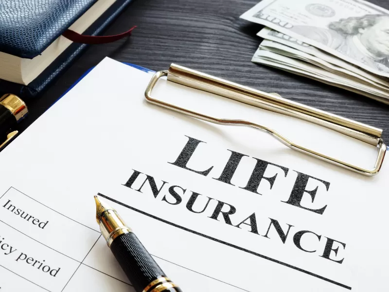自己破産・個人再生で生命保険の契約者貸付がある場合の取り扱い